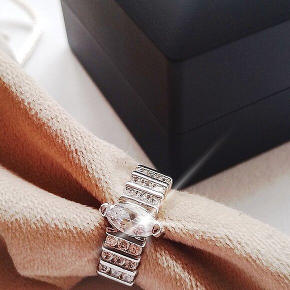 925 Sterling Silver AAA Grade Rice Cut Cubic Zirconia Engagement Wedding Ring - Picture 3 of 5